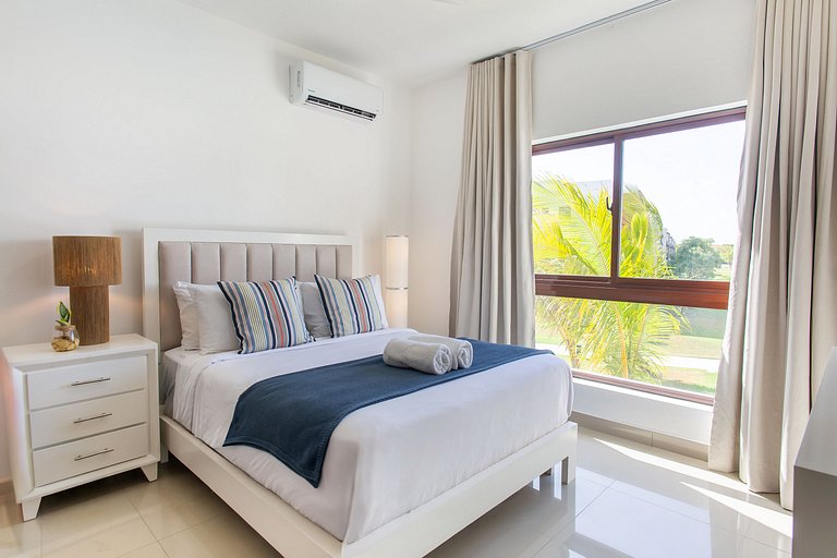 2 habitaciones con vista a piscina y jardín