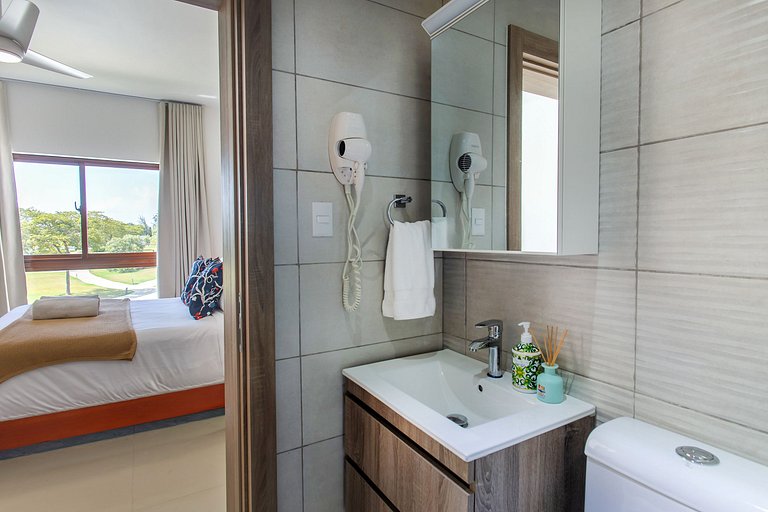 2 habitaciones con vista a piscina y jardín