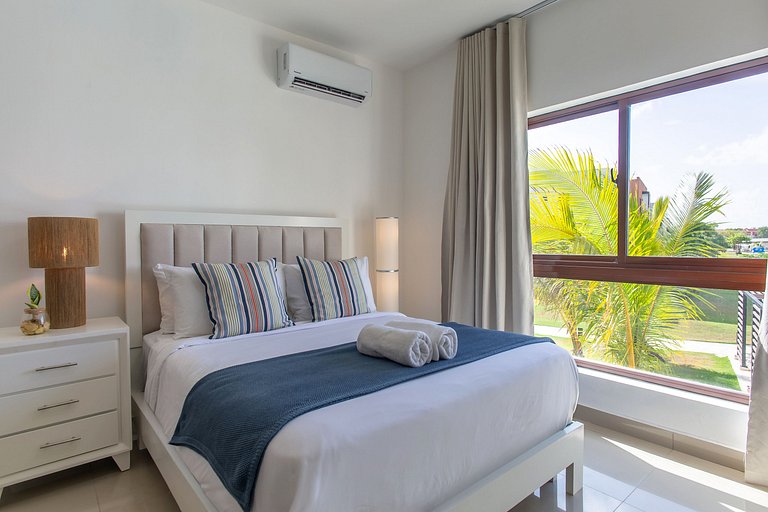 2 habitaciones con vista a piscina y jardín