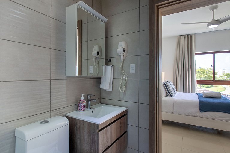 2 habitaciones con vista a piscina y jardín