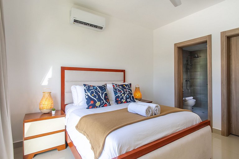 2 habitaciones con vista a piscina y jardín