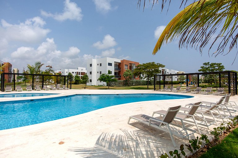 2 habitaciones con vista a piscina y jardín