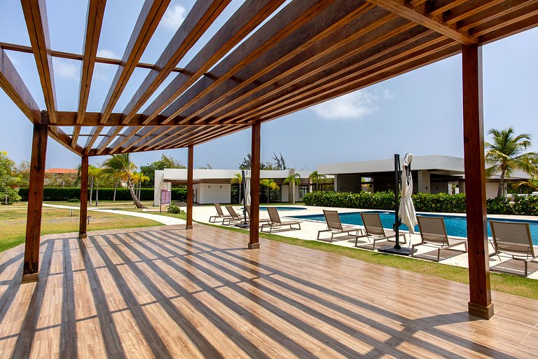2 habitaciones con vista a piscina y jardín